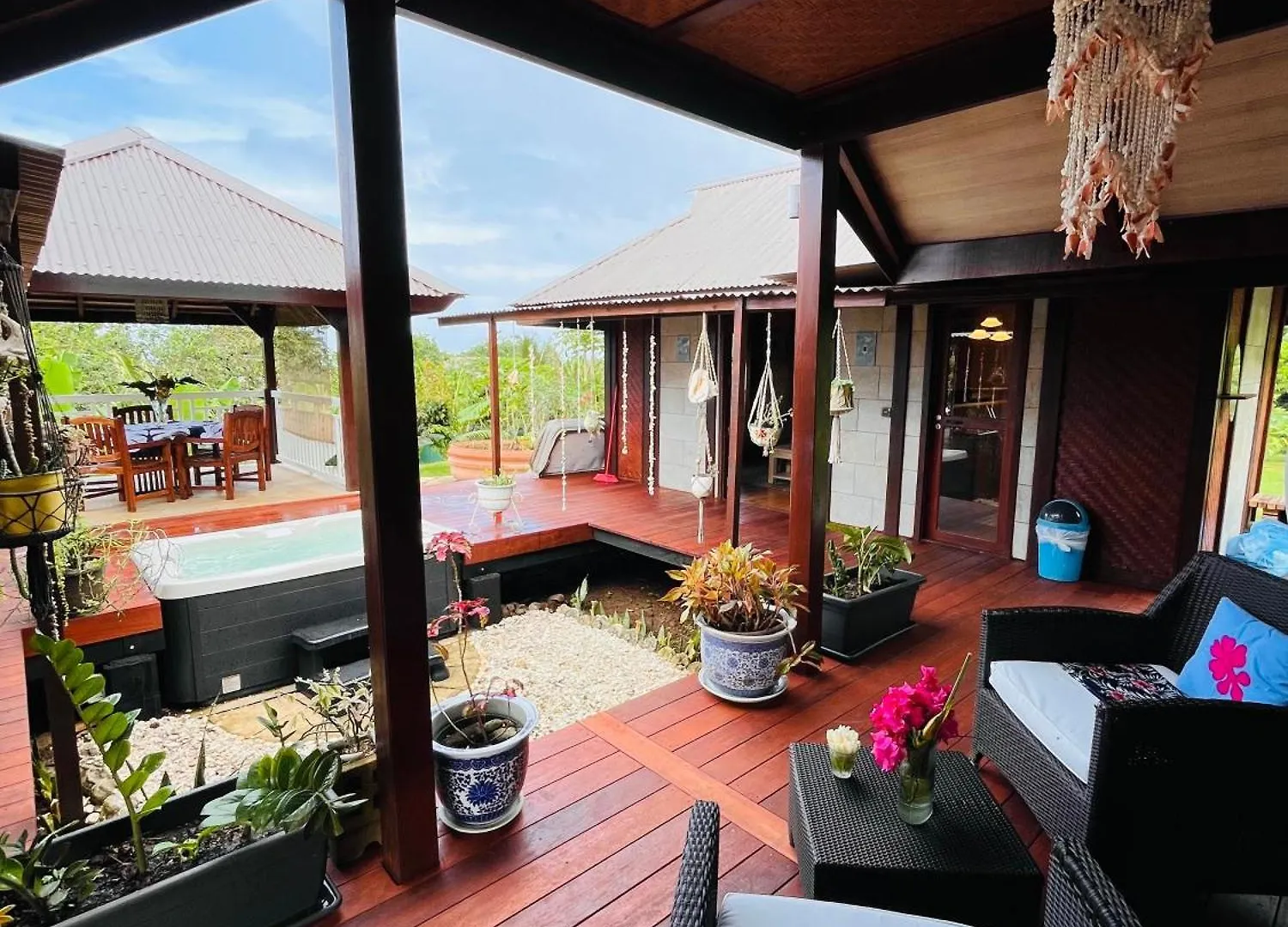 Villa Happy Hour Atiha